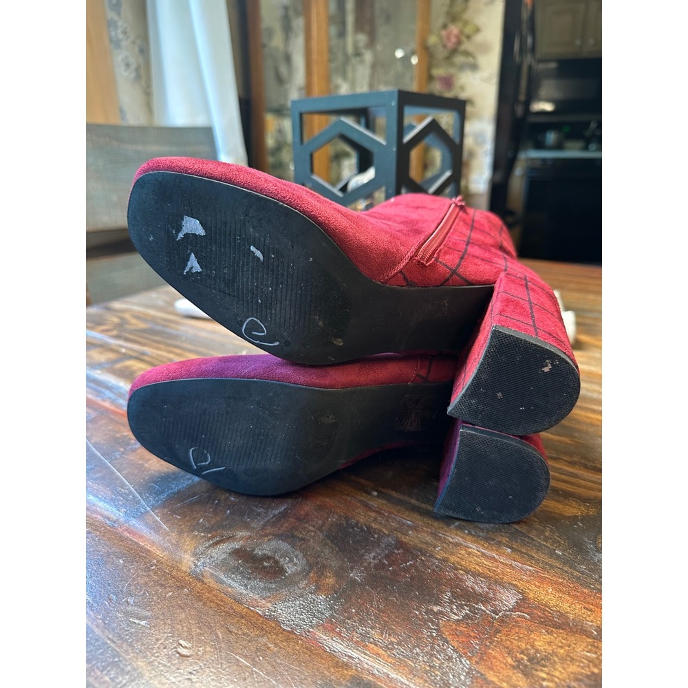 Journee Collection‎ Burgundy Faux Suede Grid Pattern Block Heel Ankle Boots Sz 7 - Picture 10 of 10